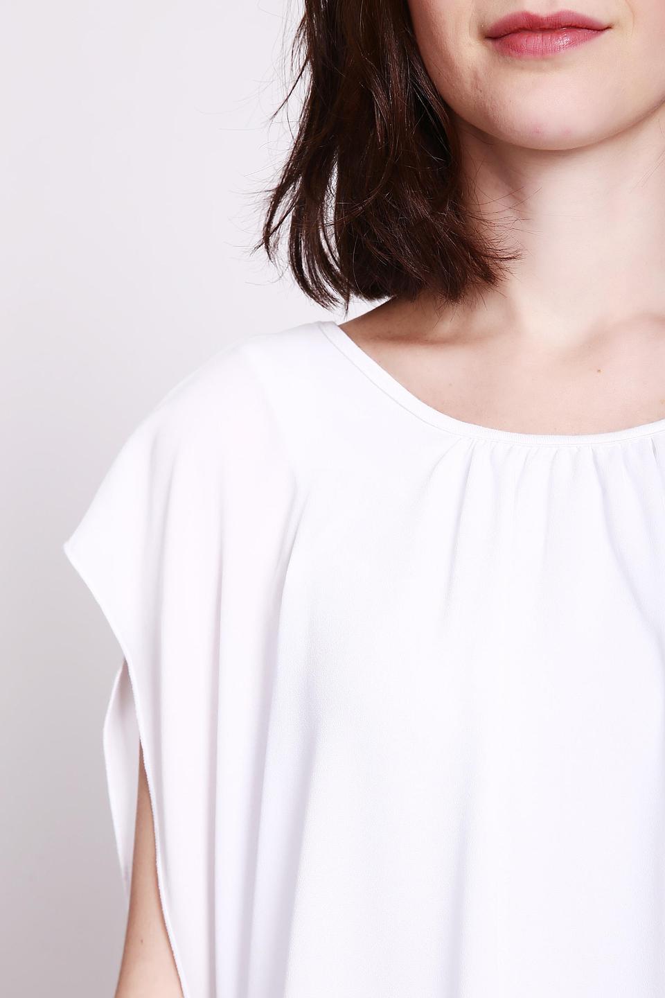 Блуза Passport белая свободного кроя