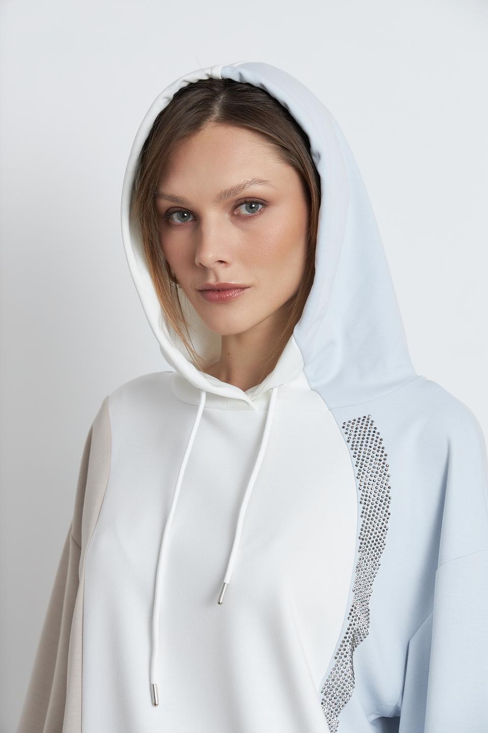 Пуловер Monari с капюшоном и декором