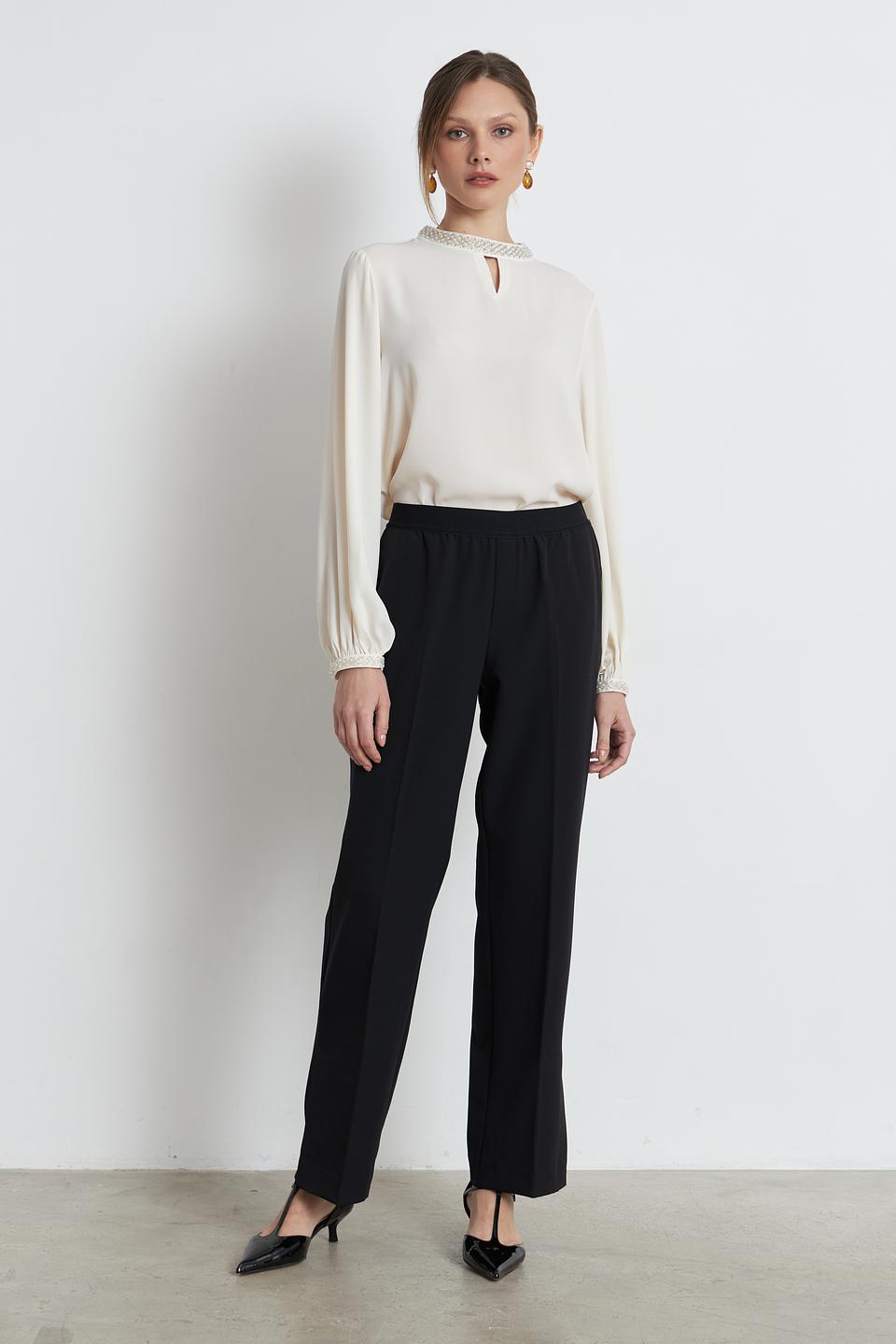 Блузка Monari с жемчугом кремовая