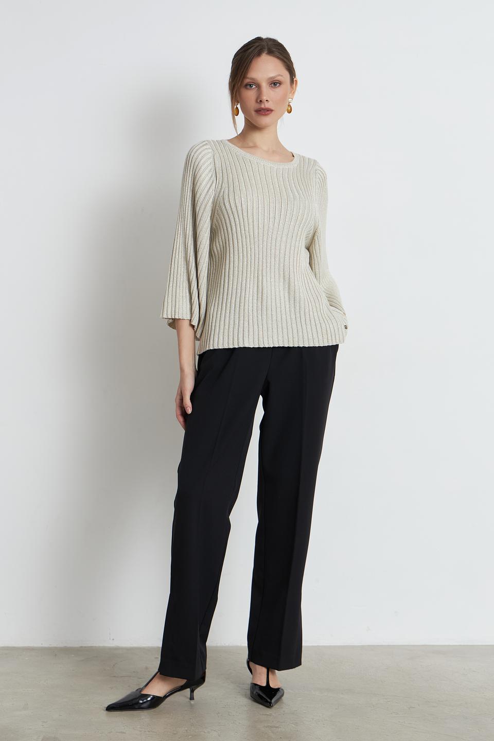 Пуловер Monari бежевый с рукавом-колокол