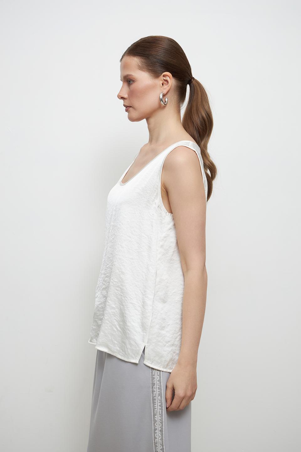 Топ Oui женский молочный