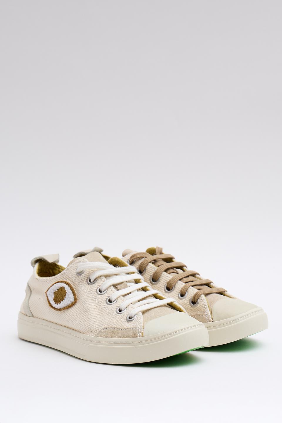 Сникерсы Satorisan с глазом бежевые