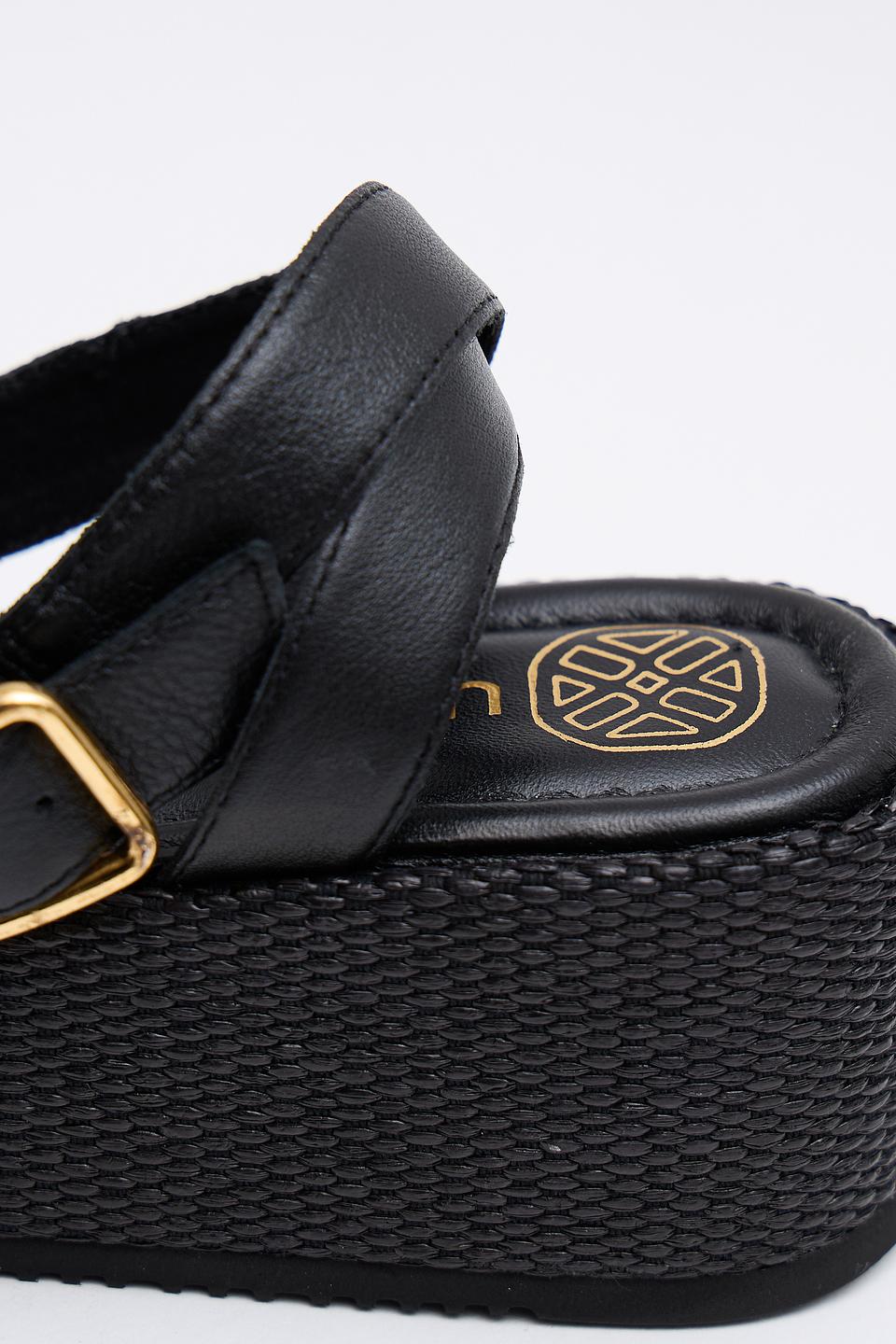 Сандалии Unisa на танкетке чёрные