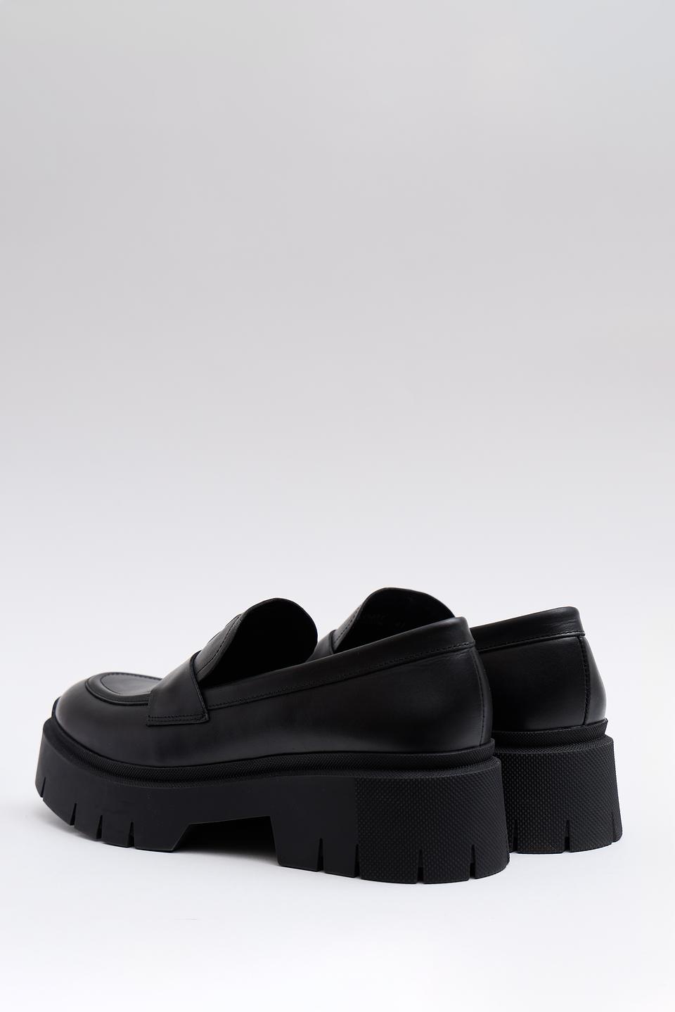 Лоферы Hugo на массивной подошве чёрные
