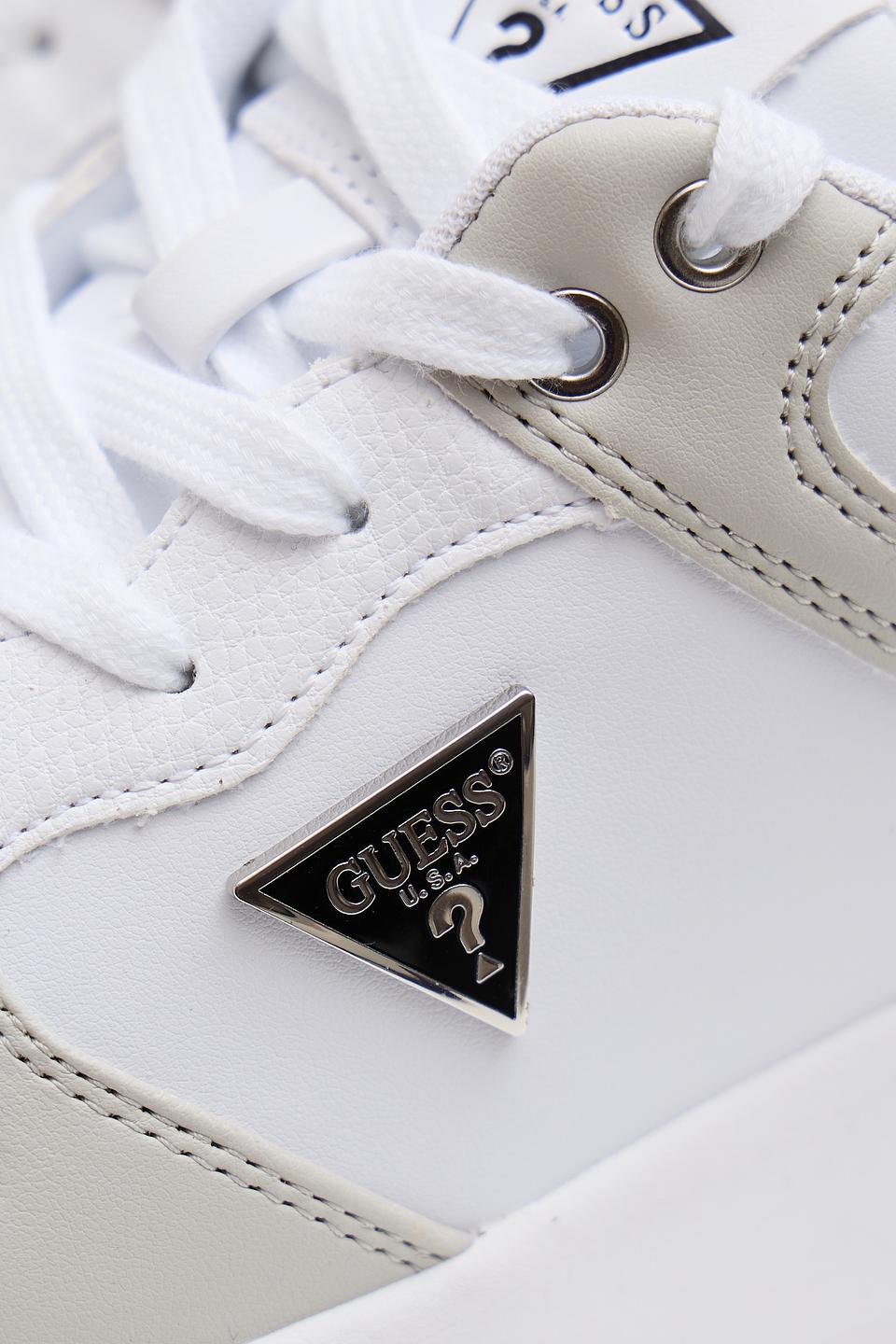 Кроссовки Guess с логотипом белые