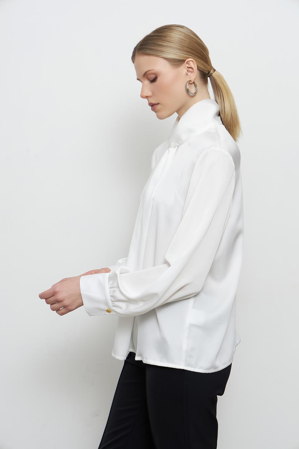 Блуза Emka с бантом