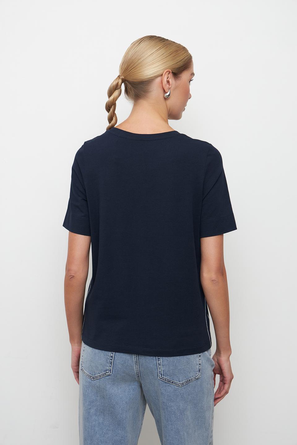 Футболка Bianca с цветами тёмно-синяя