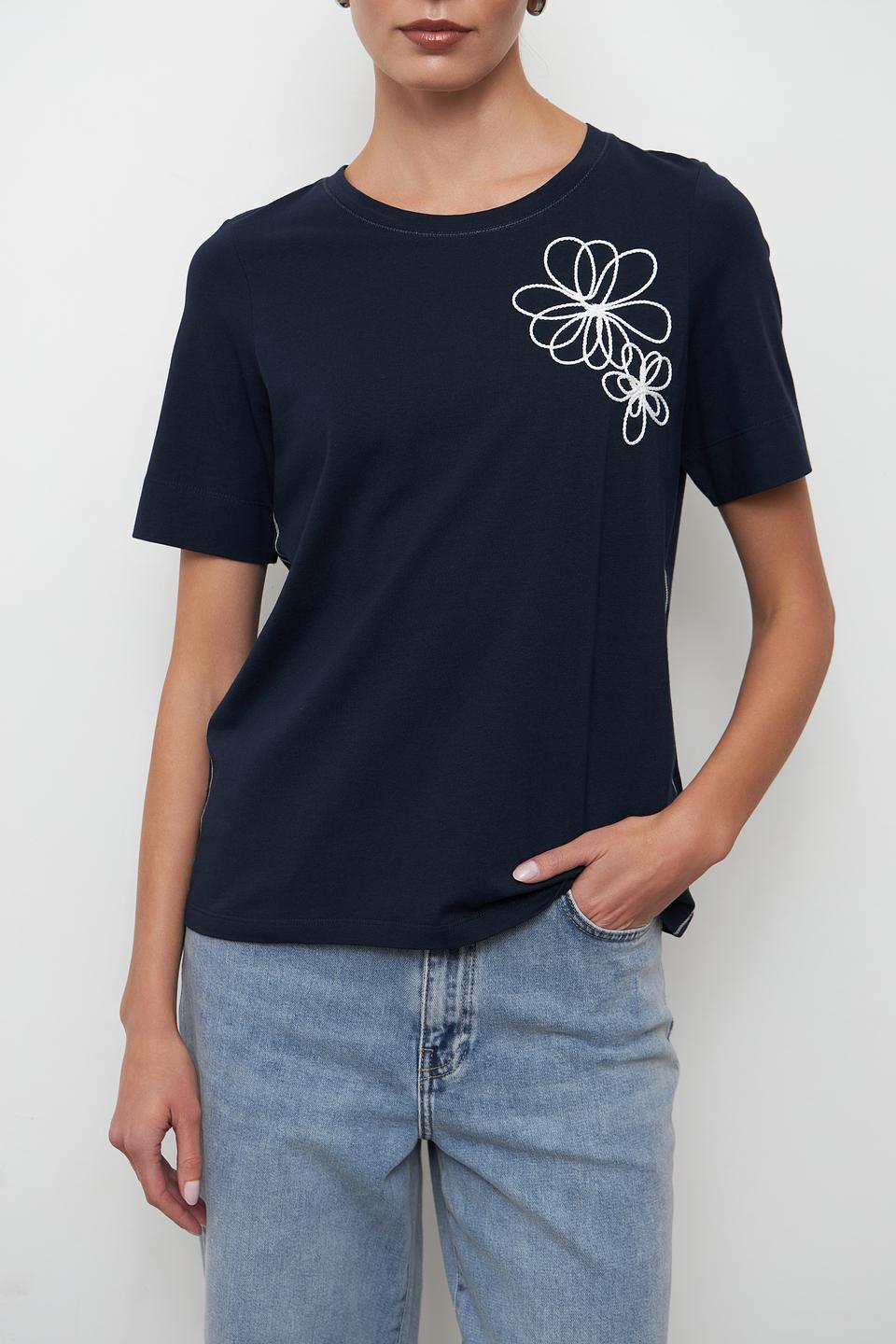 Футболка Bianca с цветами тёмно-синяя