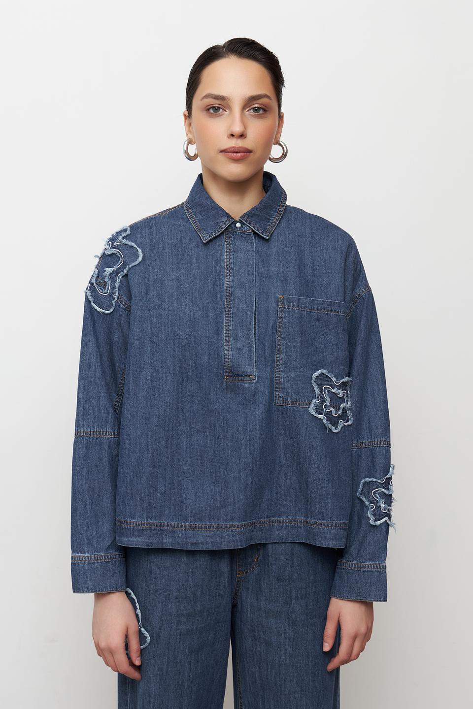 Блуза Lecomte джинсовая с вышивкой