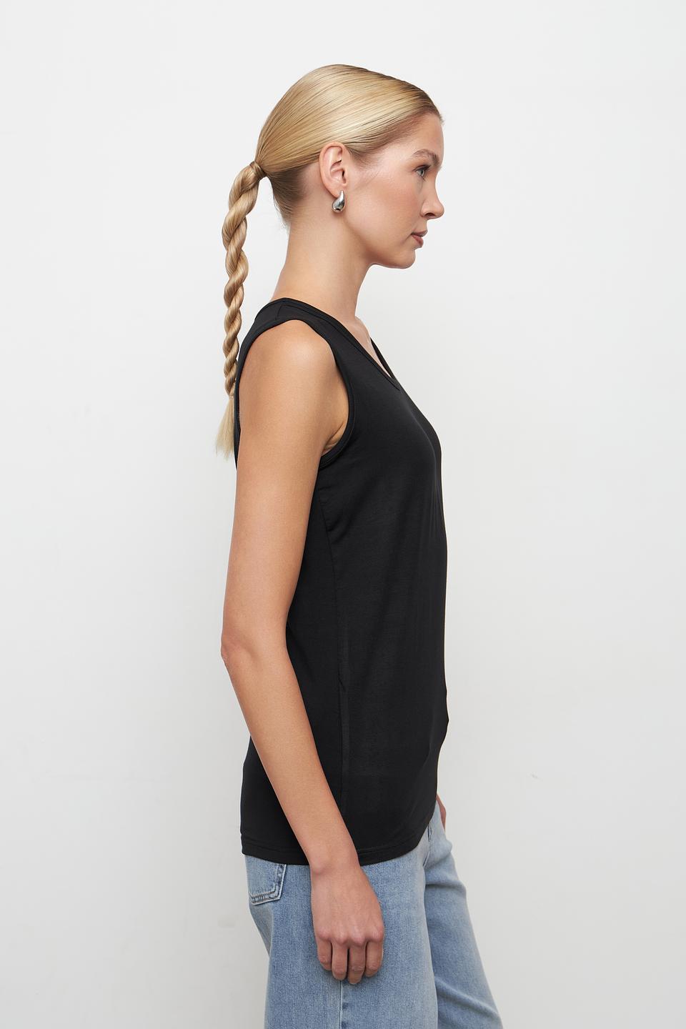 Топ Pezzo чёрный базовый