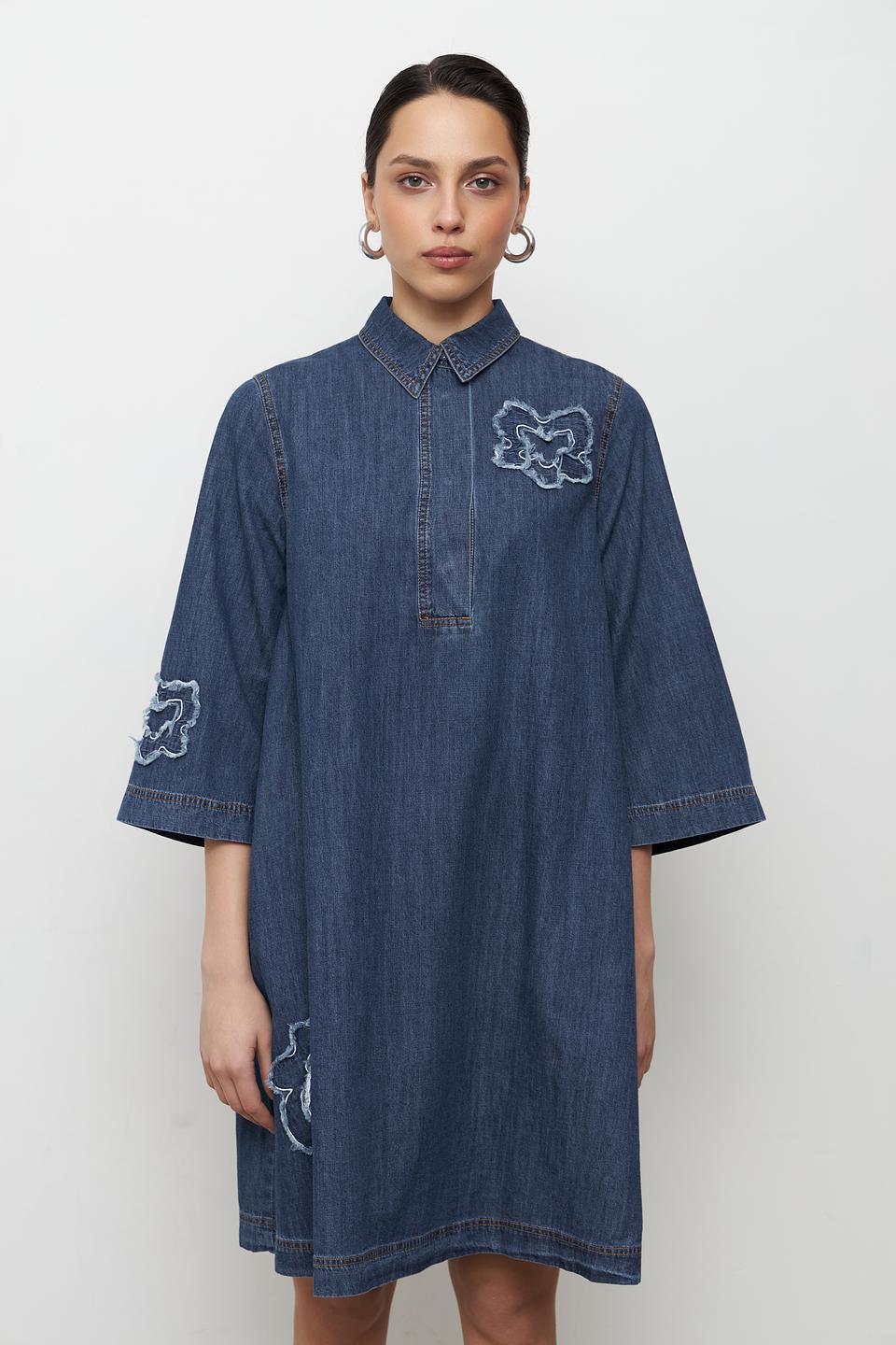 Платье Lecomte джинсовое с вышивкой