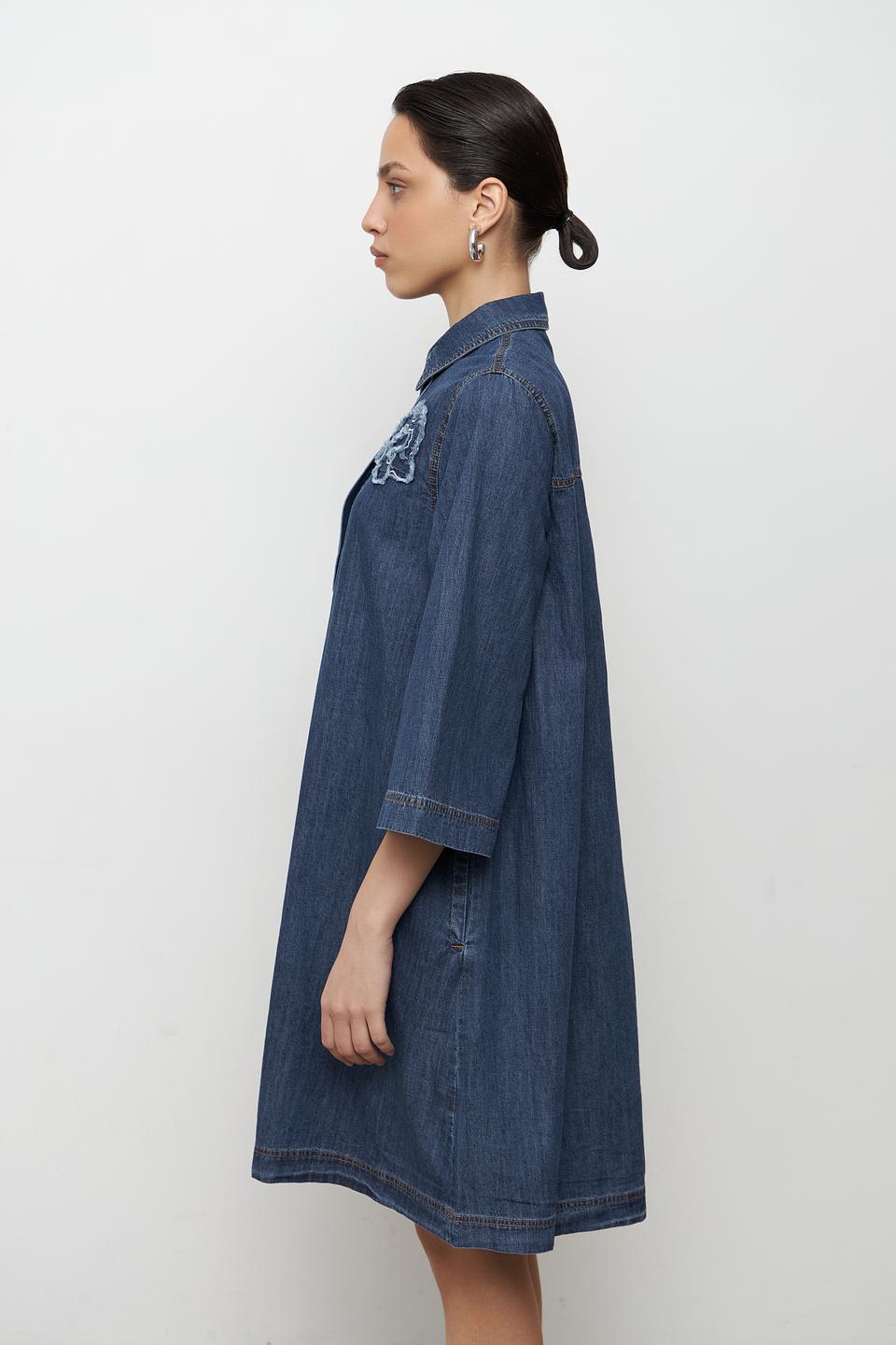 Платье Lecomte джинсовое с вышивкой