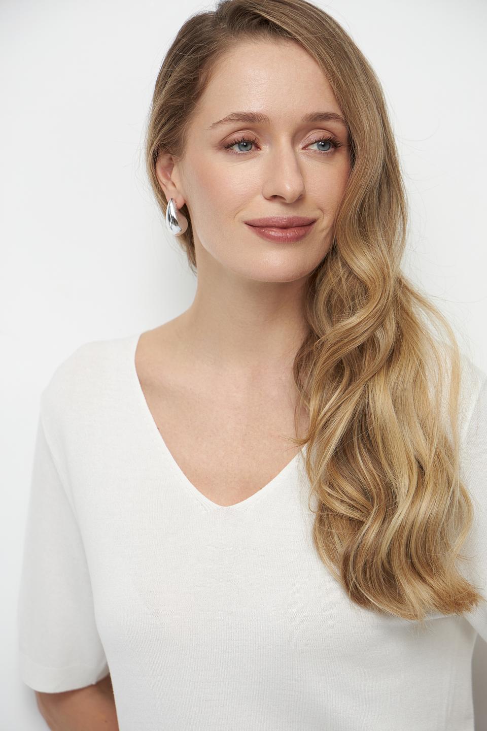 Пуловер Betty and Co белый V-образный