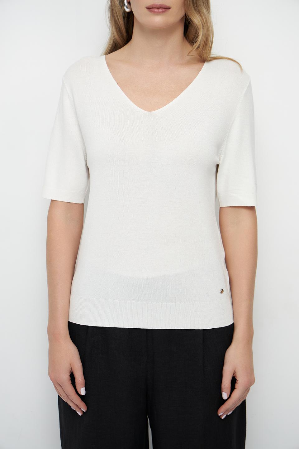 Пуловер Betty and Co белый V-образный
