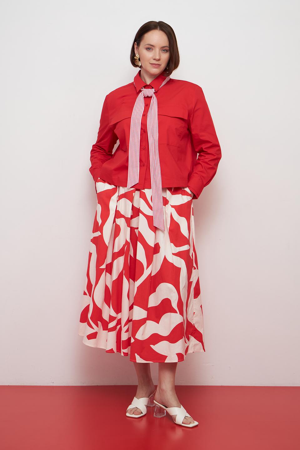 Блуза MORE and MORE красная с карманами