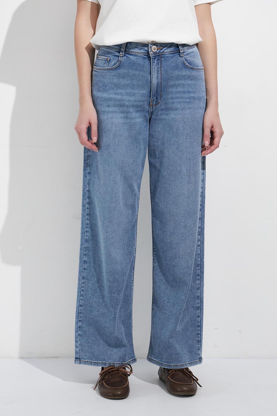 Джинсы Betty and Co с вышивкой голубые