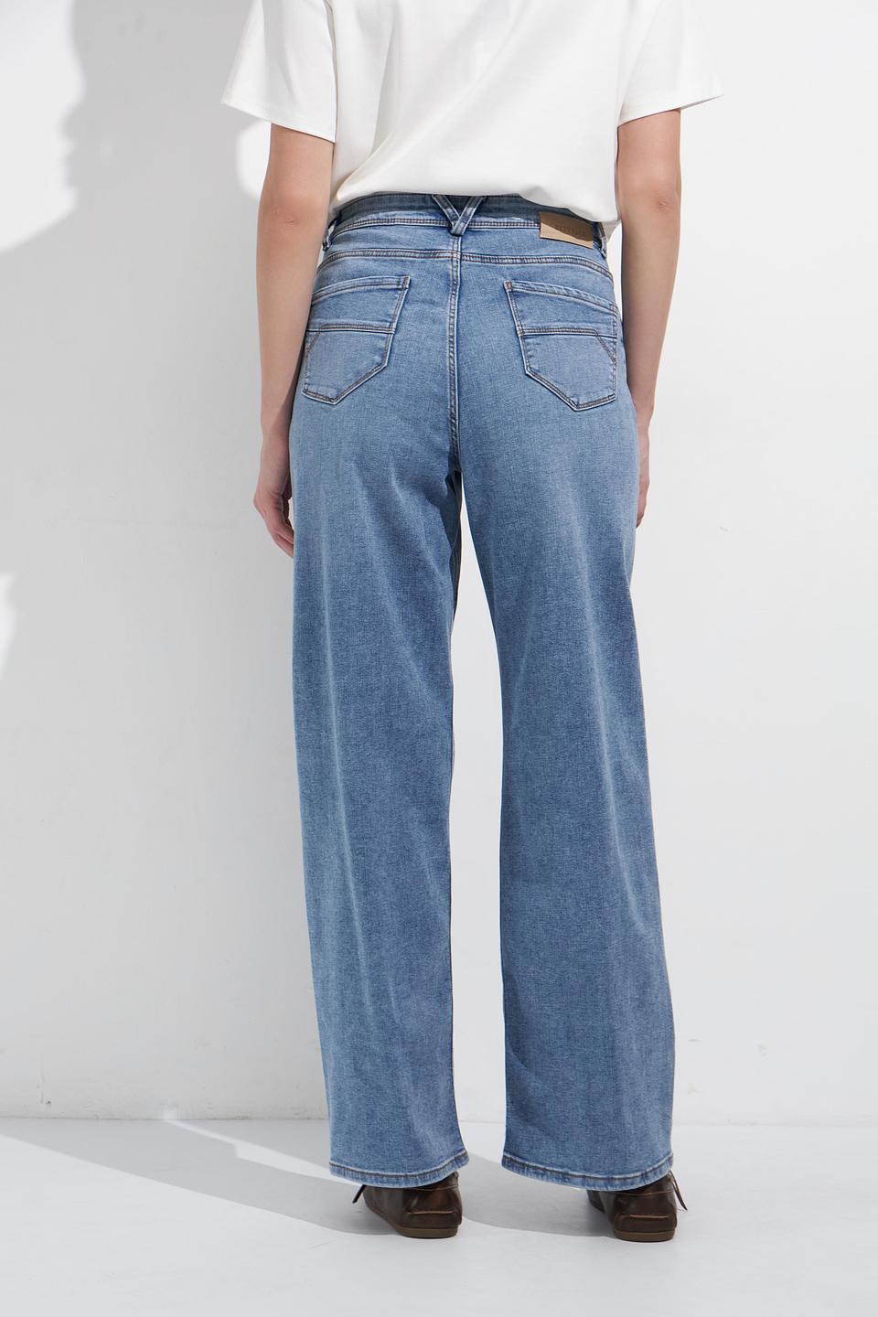 Джинсы Betty and Co с вышивкой голубые