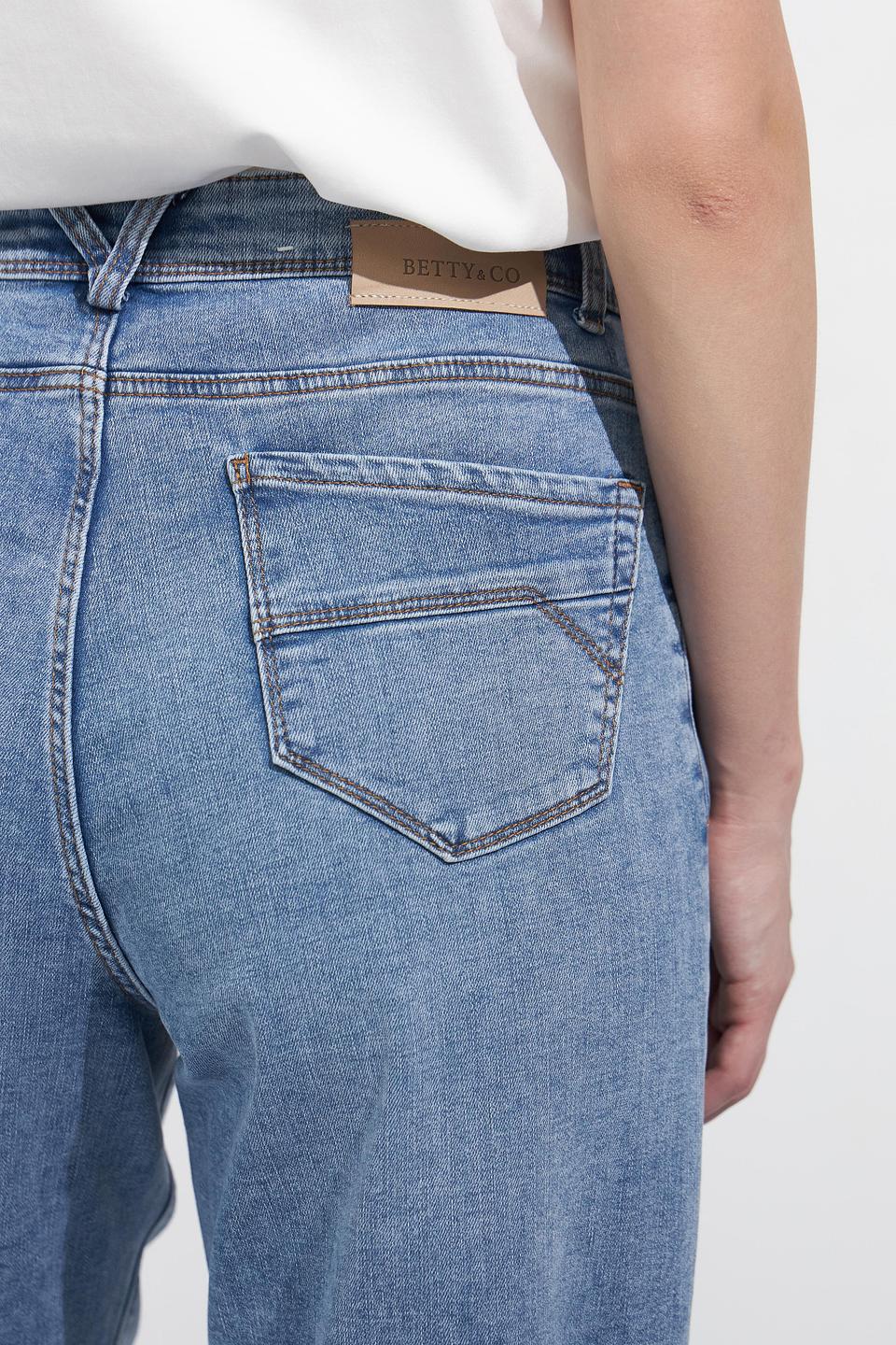 Джинсы Betty and Co с вышивкой голубые
