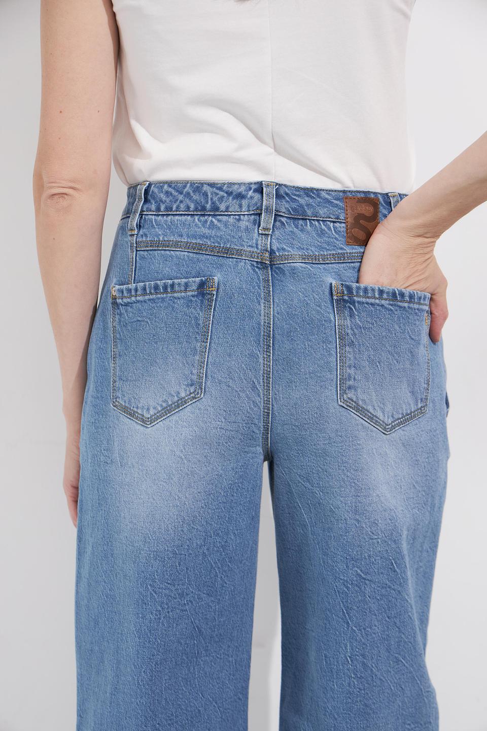 Джинсы Gardeur с вышивкой голубые