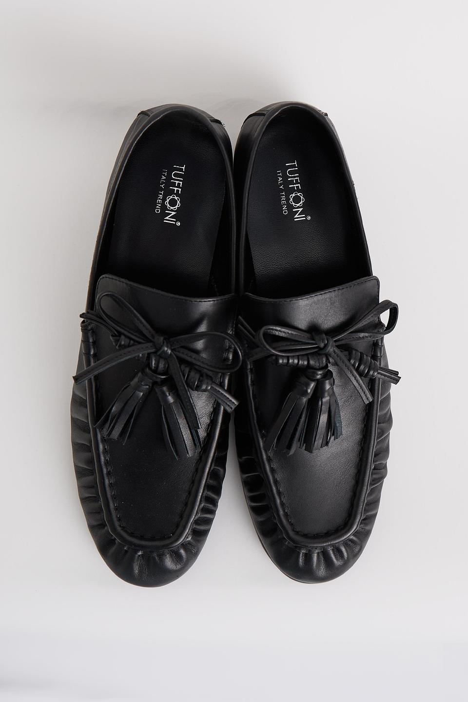 Лоферы Tuffoni с кисточками чёрные