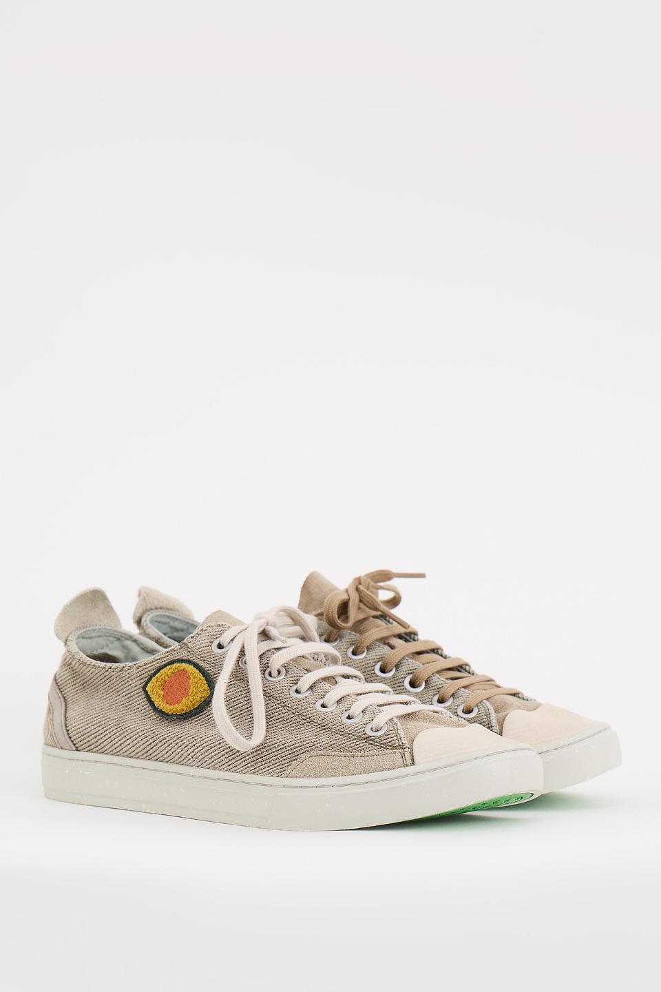 Сникерсы Satorisan с нашивкой