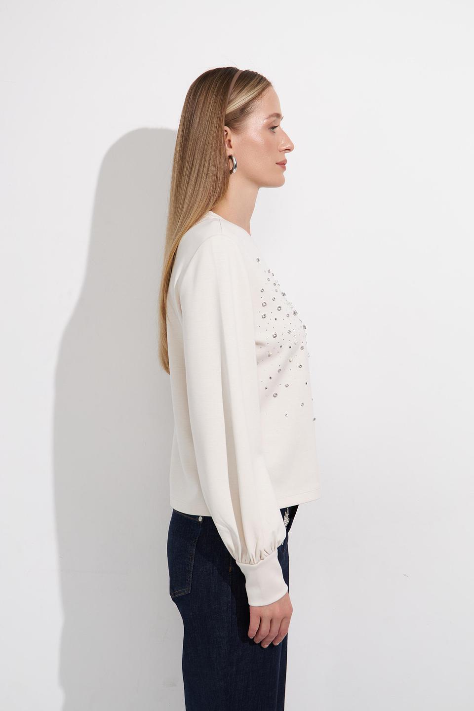 Пуловер Monari с камнями кремовый