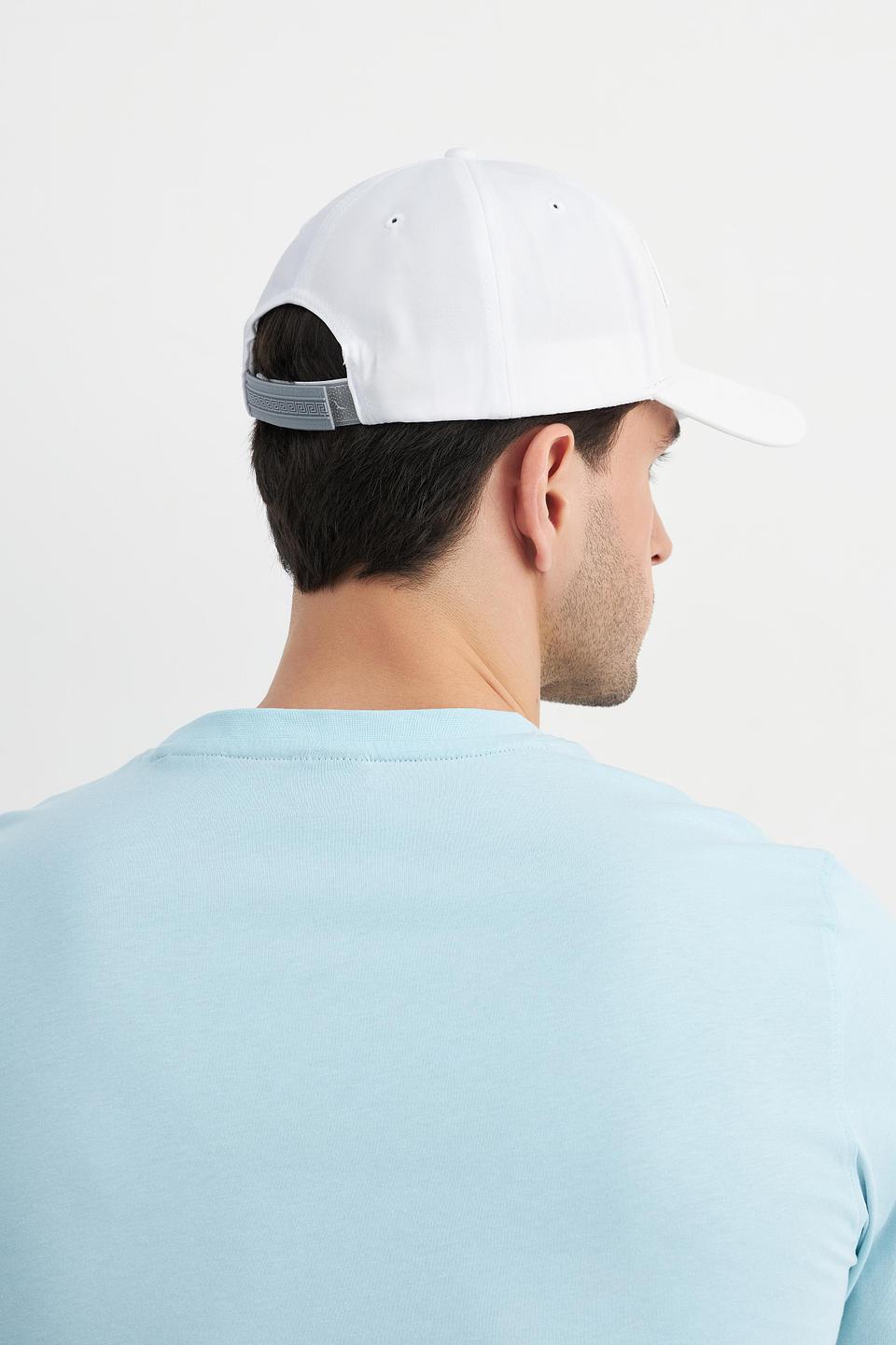 Кепка Carlo Colucci белая с вышивкой