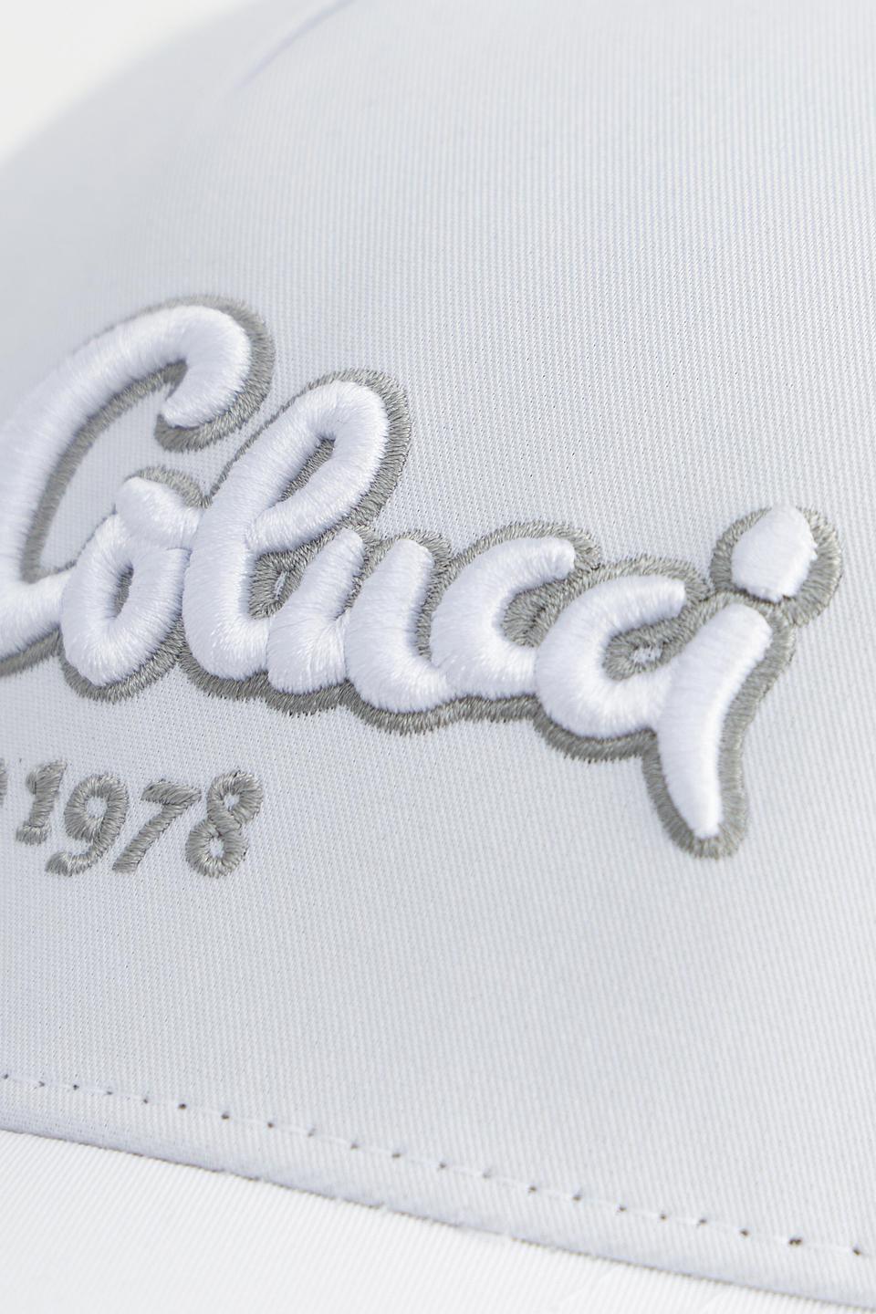 Кепка Carlo Colucci белая с вышивкой