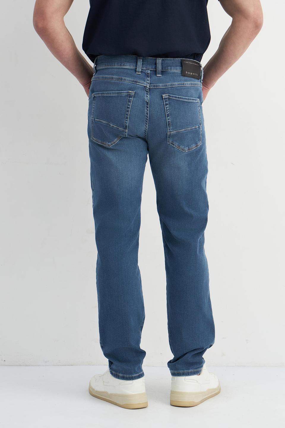 Джинсы Bugatti с красной вышивкой