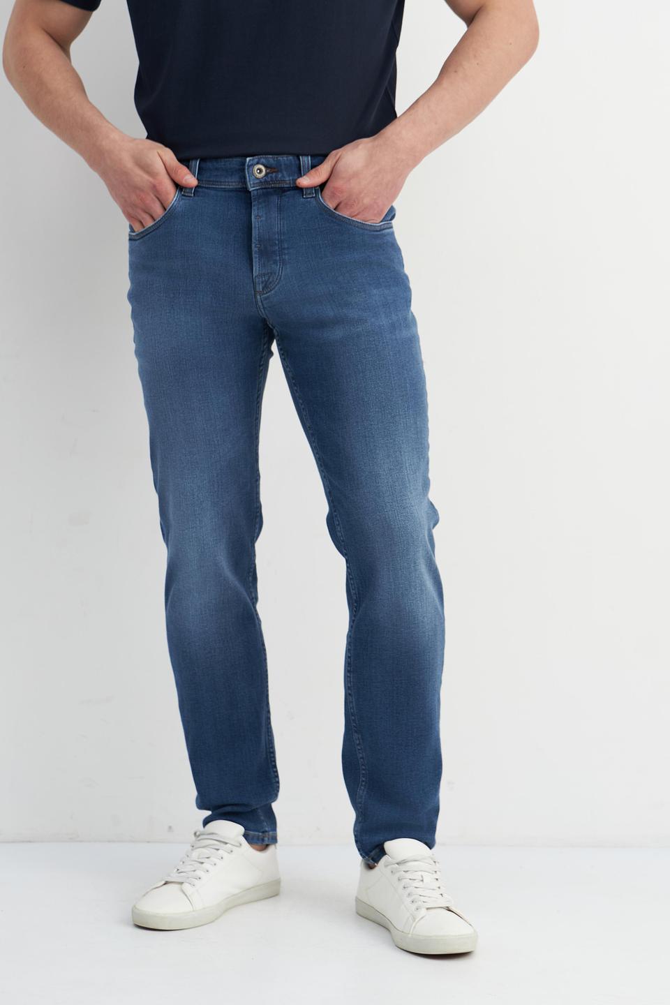 Джинсы Bugatti с вышивкой синие