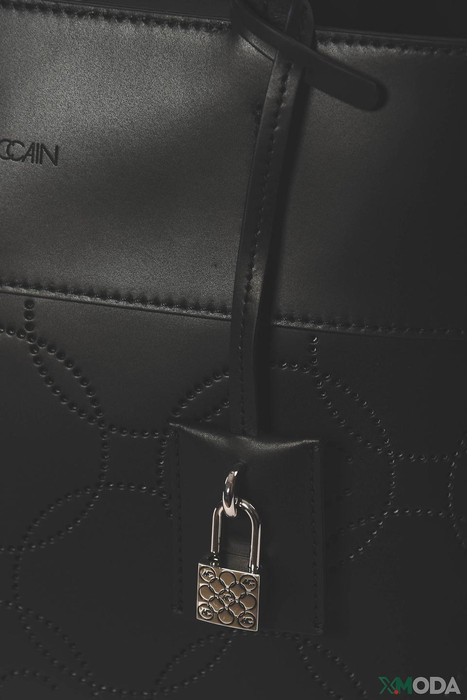 Сумка Marc Cain с тиснением чёрная