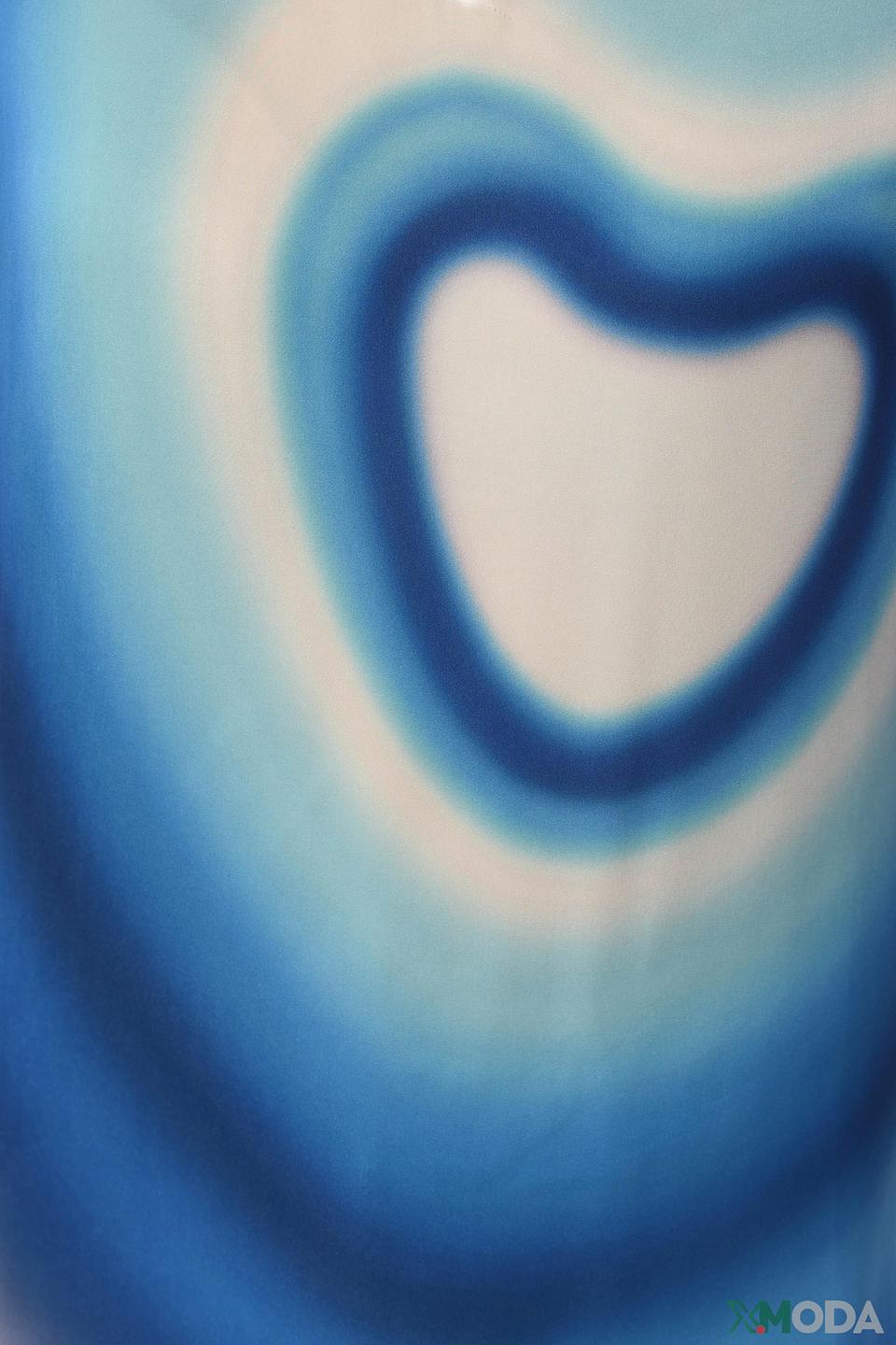 Футболка Escada Sport с принтом сердце голубой