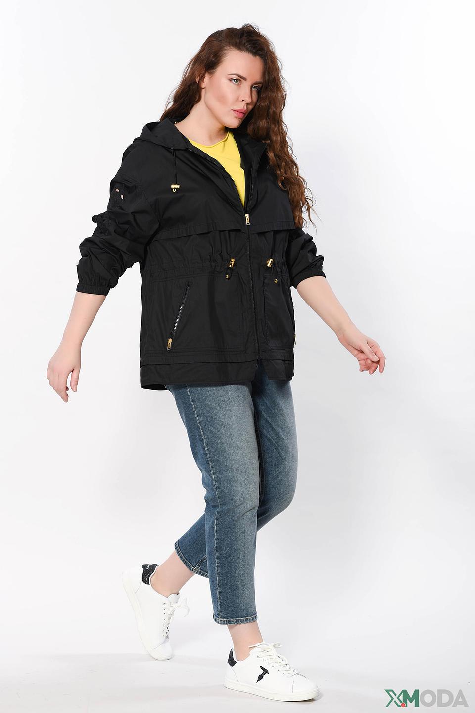 Ветровка Escada Sport чёрная с вышивкой