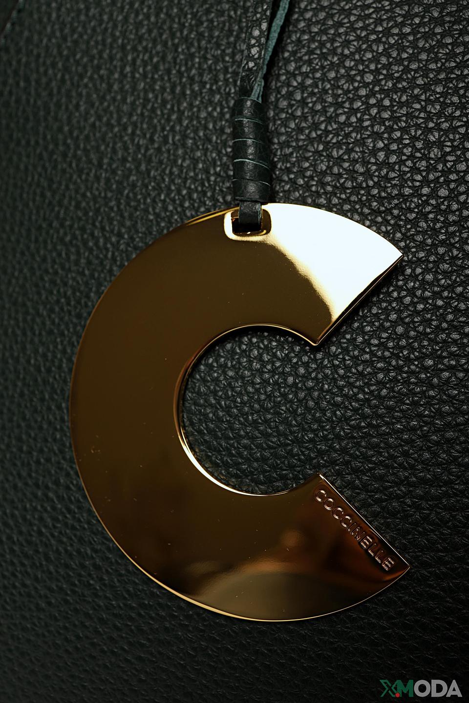 Сумка Coccinelle кожаная тёмно-зелёная