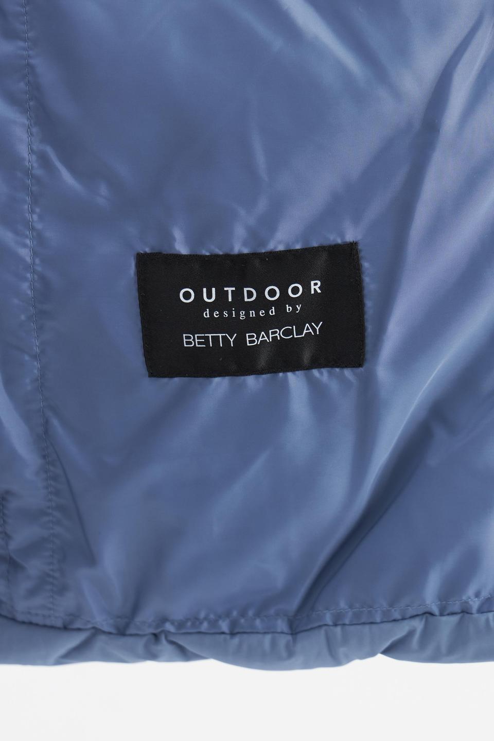Светло-голубая стеганая куртка с капюшоном Betty Barclay outdoor