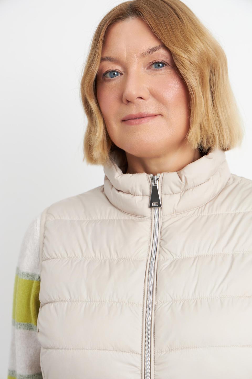 Жилет стеганый Betty Barclay outdoor кремового цвета