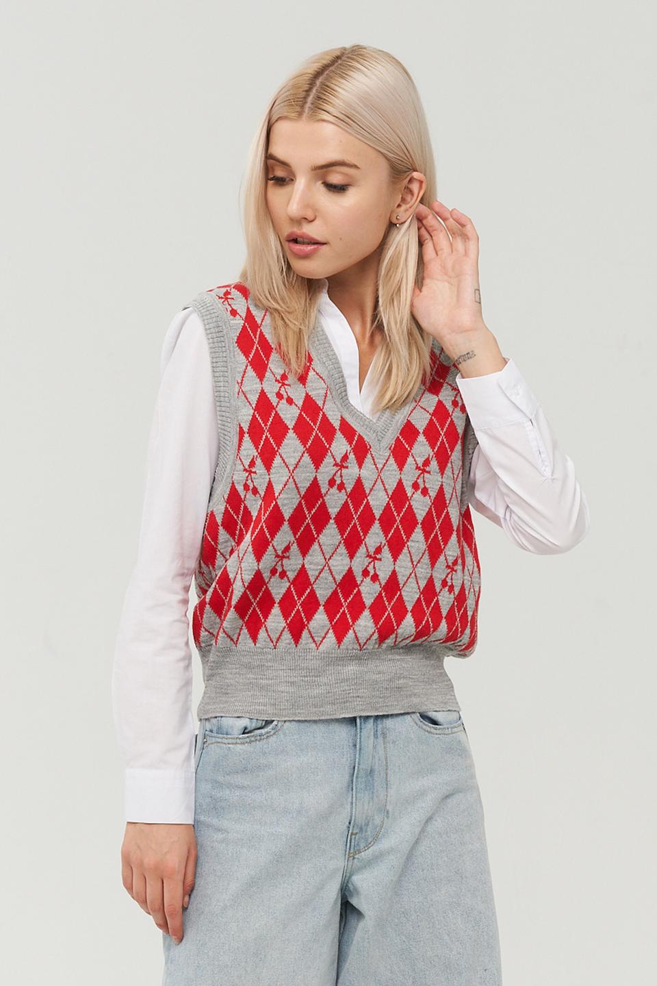 Жилет BE YOU в ромбик красный