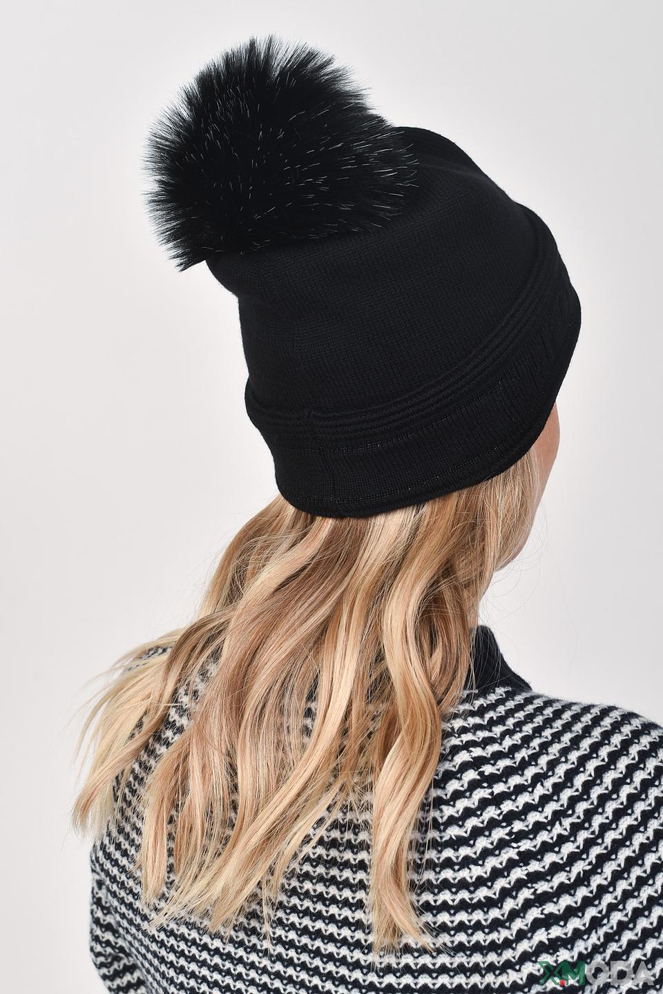 Шапка Emporio Armani чёрная с помпоном