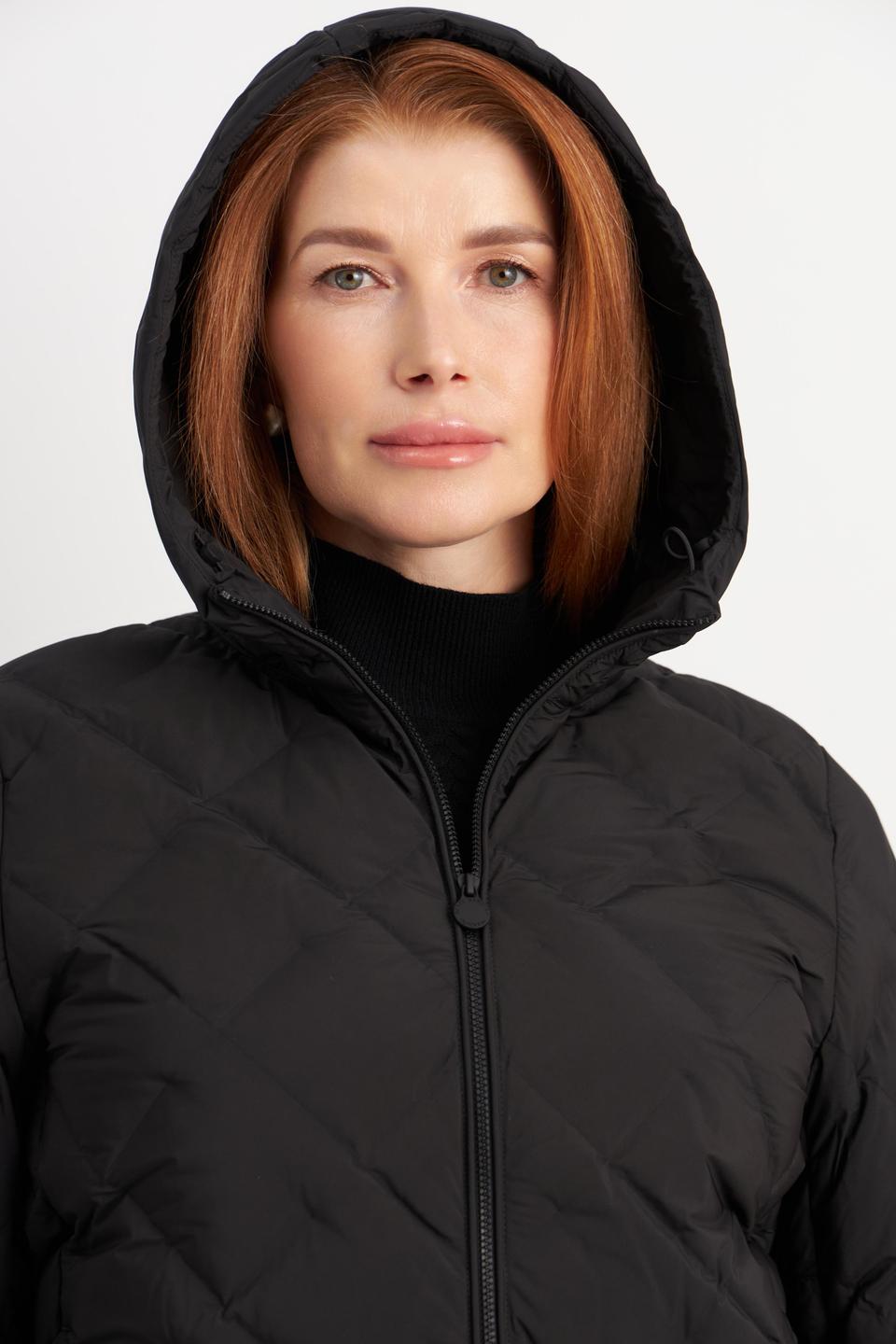 Чёрная стёганая куртка с капюшоном Betty Barclay outdoor