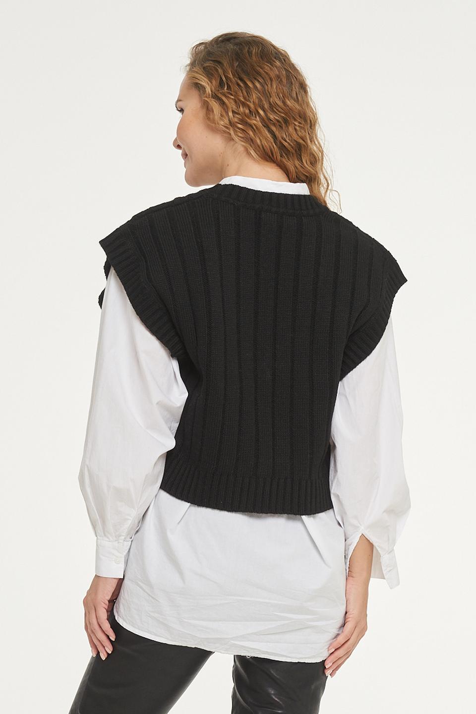 Жилет VAY вязаный чёрный