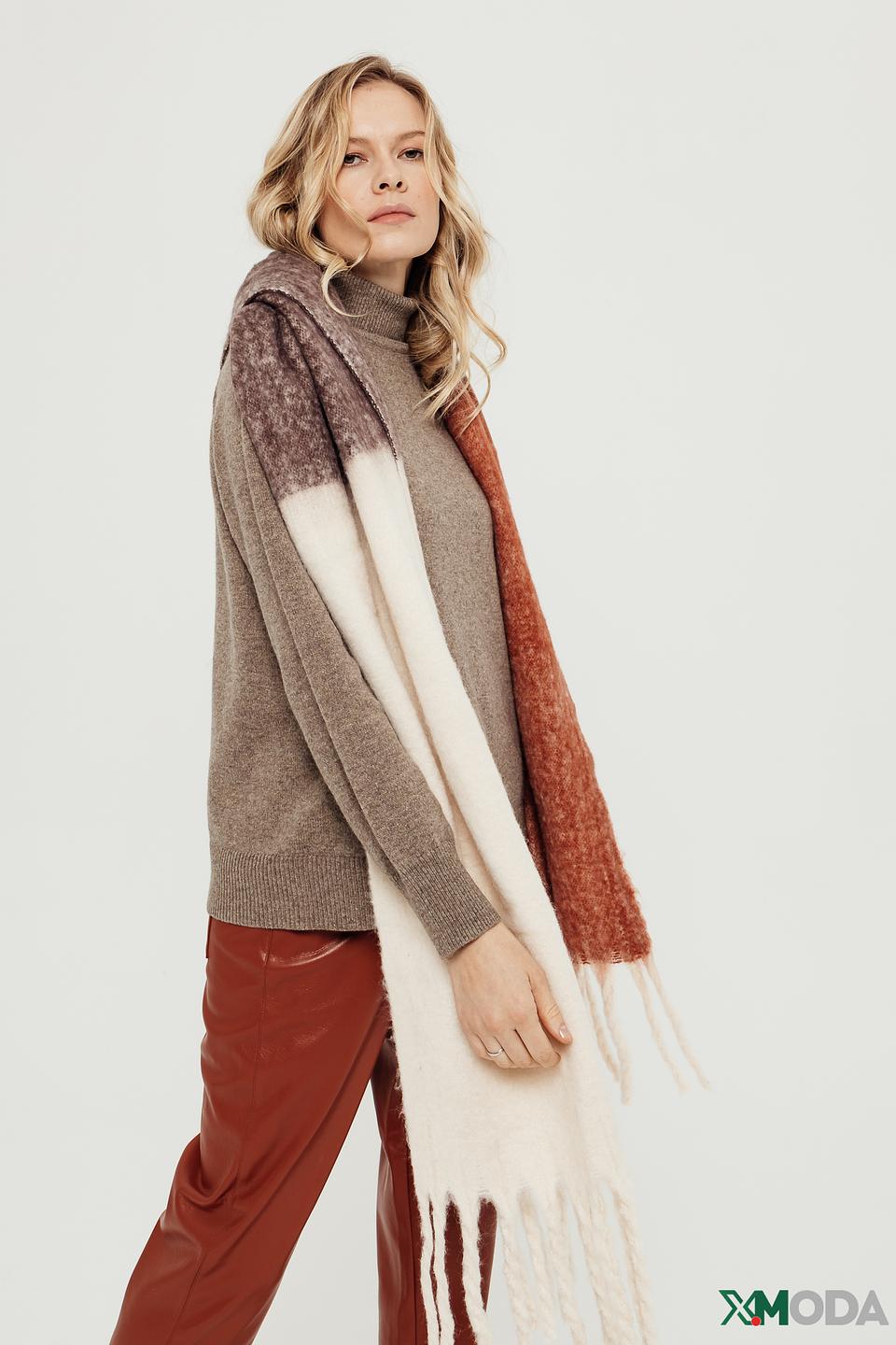 Шарф Comma с градиентом и бахромой