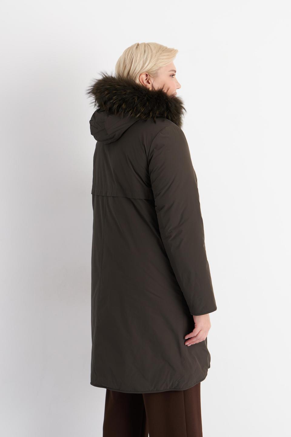 Оливковое стеганое пальто Betty Barclay outdoor с меховой отделкой