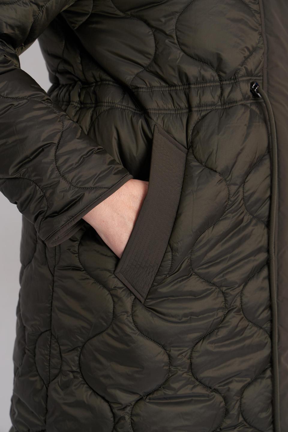 Оливковое стеганое пальто Betty Barclay outdoor с меховой отделкой