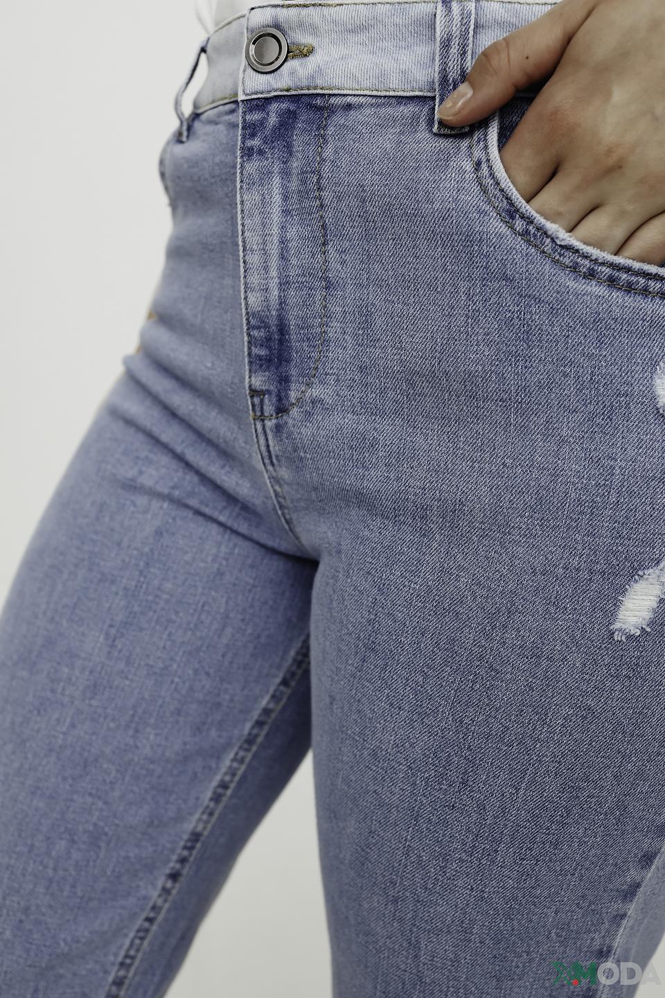 Джинсы UNQ с потертостями голубые