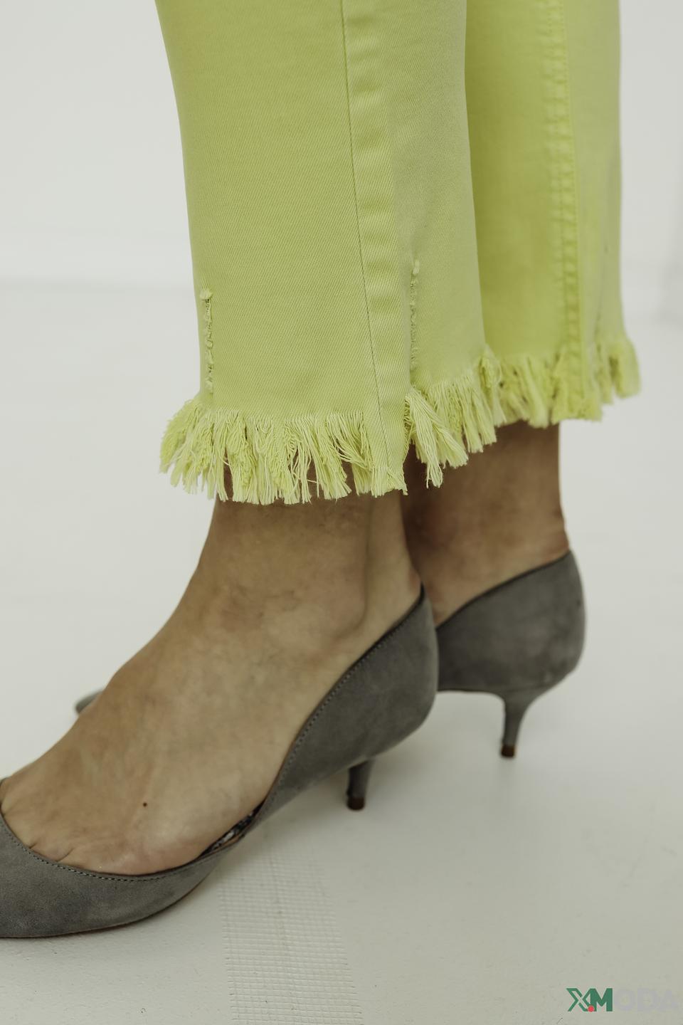 Джинсы Catnoir с потертостями лайм