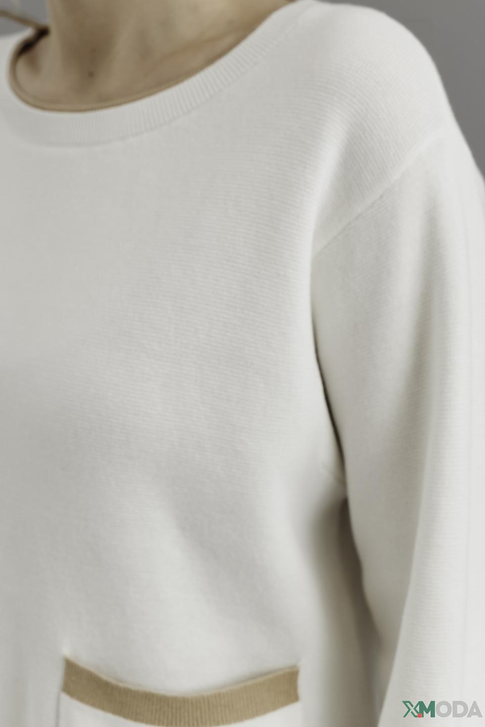 Пуловер Oui с карманом молочный