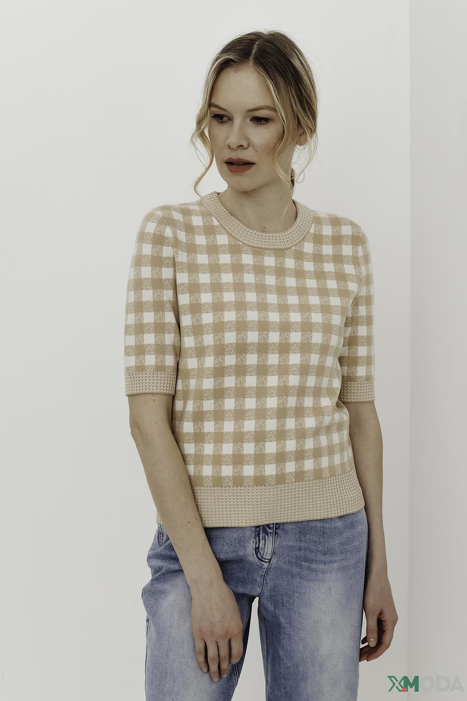 Пуловер Oui в клетку бежевый