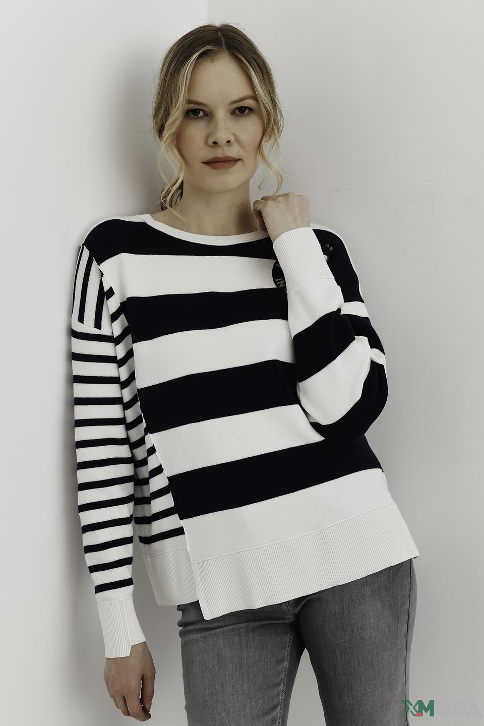 Пуловер Monari в полоску