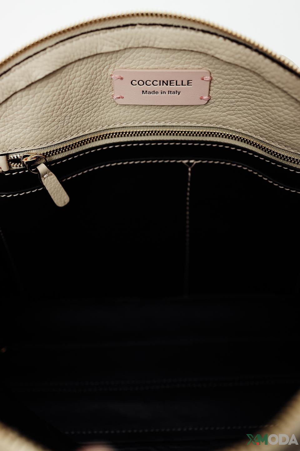 Сумка Coccinelle Colette бежевая