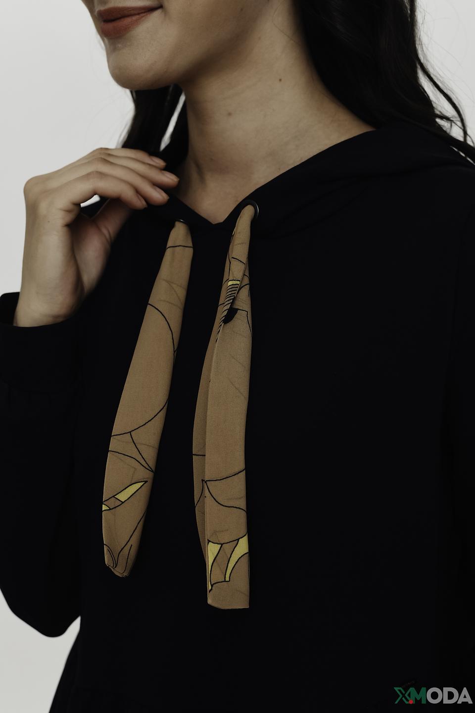 Платье Betty and Co с капюшоном чёрное